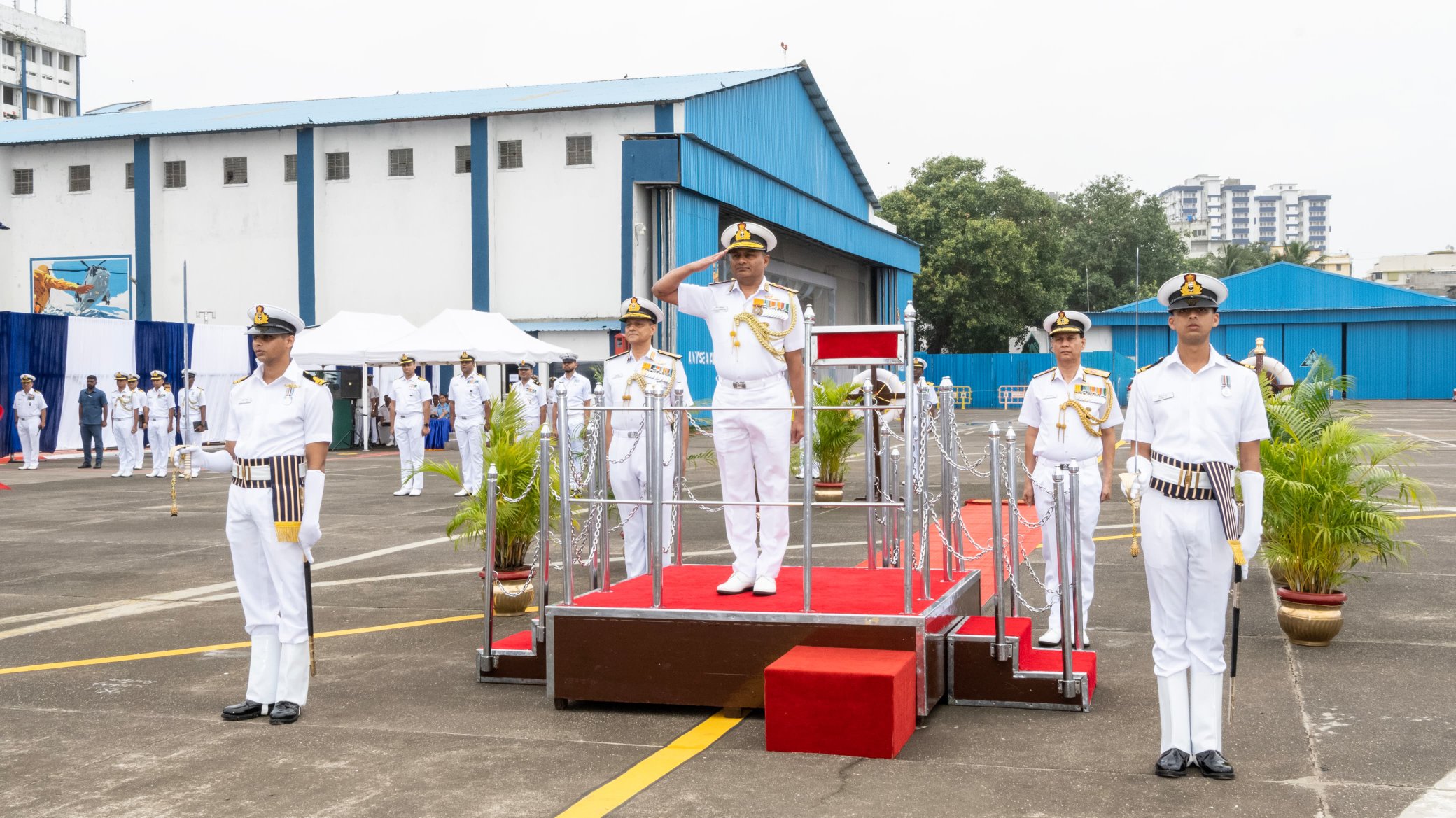 Vice Admiral Swaminathan Takes Over as New Western Naval Commander