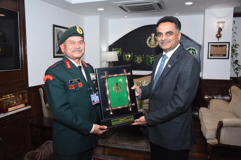 Anish Dayal Singh Along with COAS