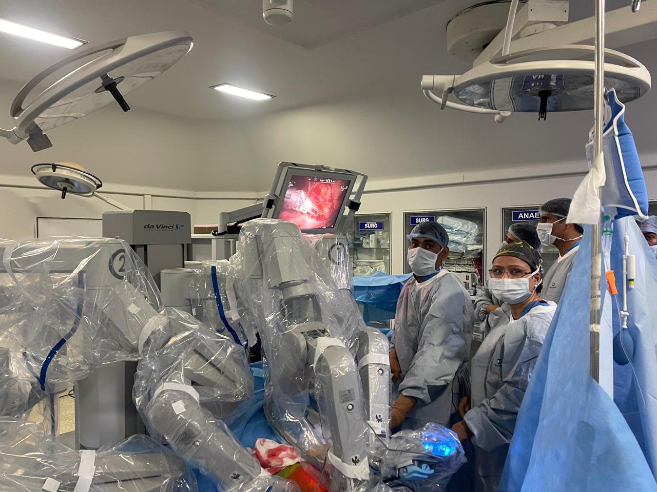 Army Hospital R&R Performs First Robotic Custom Laser Cataract Surgery with ALLY System