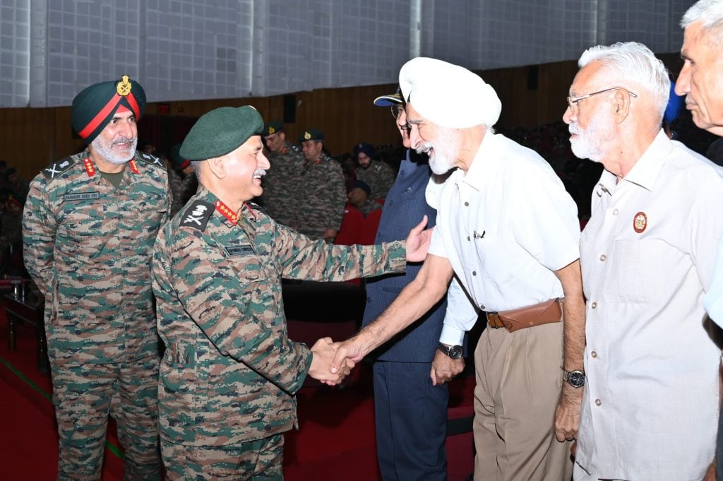 COAS Congratulating a Veteran