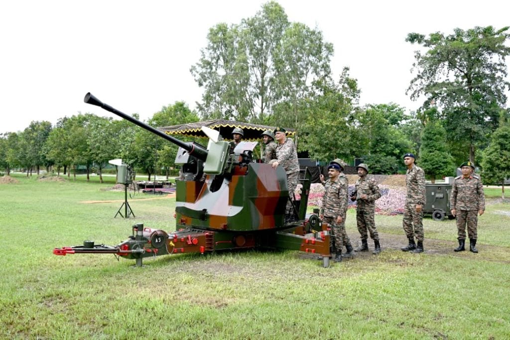 Lt Gen DCunha Reviewing AAD