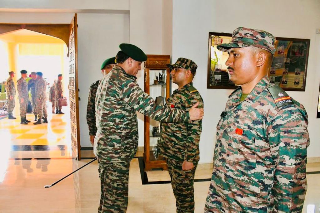 Lt Gen Katiyar Commending Soldier