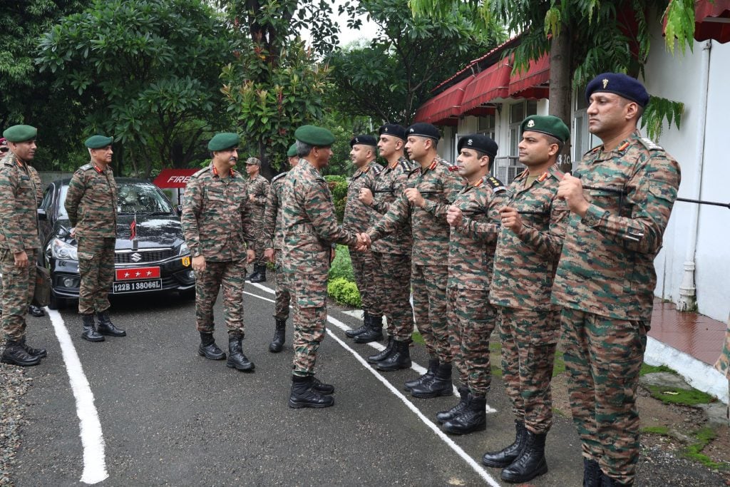 Lt Gen Katiyar Meeting Other Officers