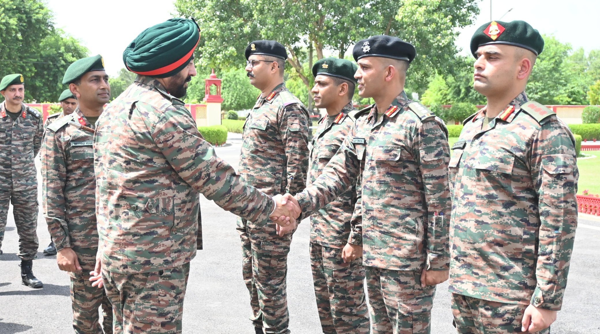 Lt Gen Manjinder Singh Meeting Officers 1