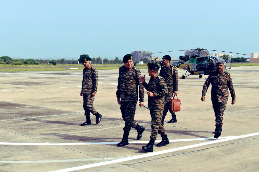 Lt Gen Seth Discussing with an Officer