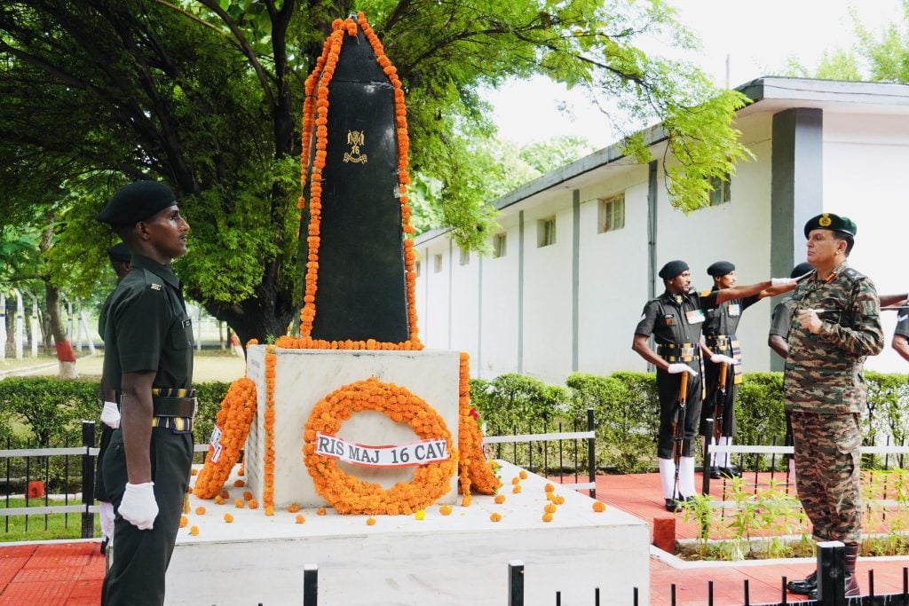 Lt Gen Seth Paying Tribute