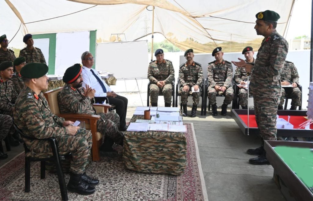 Lt Gen Singh Getting Briefed By an Officer