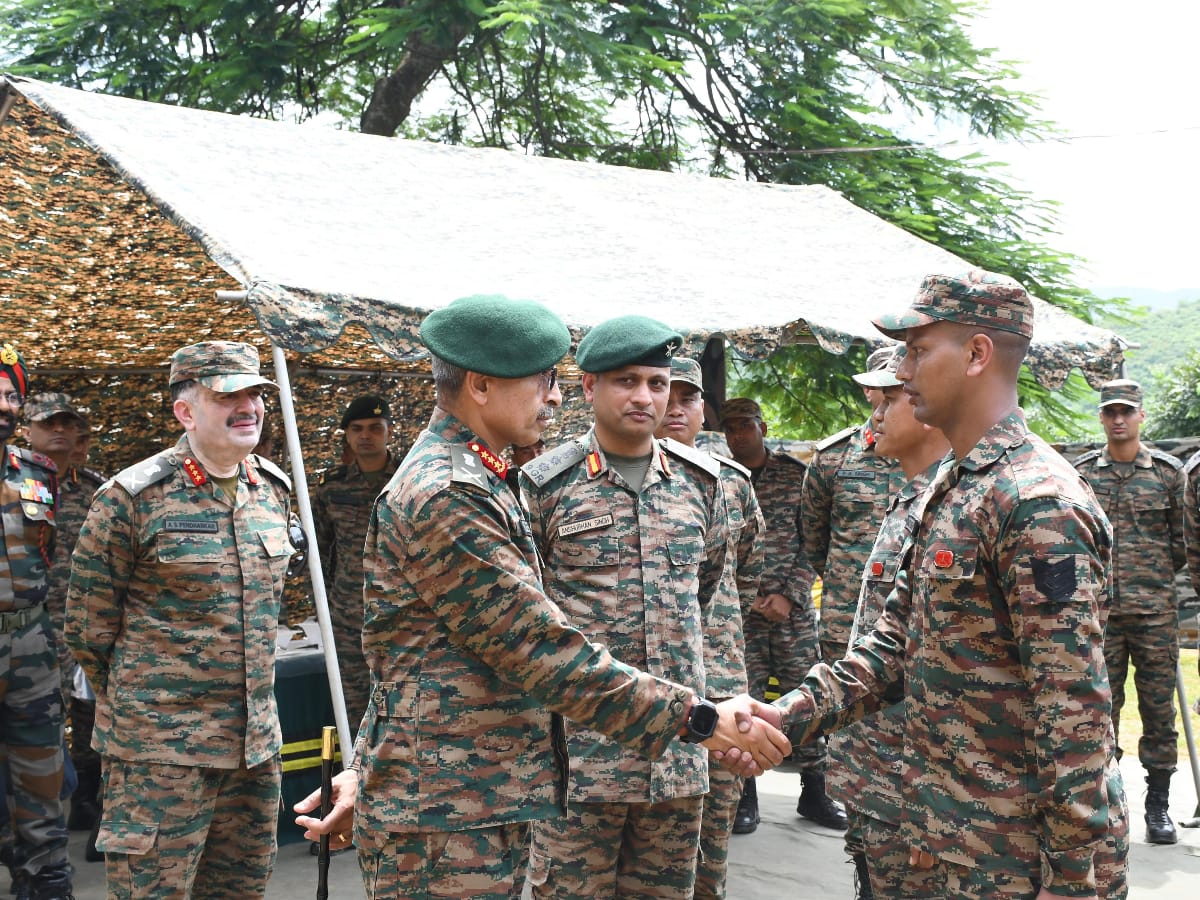 Lt Gen Tiwari Commending Officers