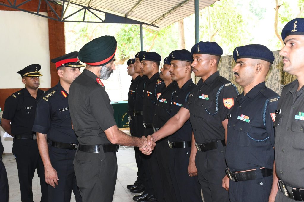 Lt Gen Vandra Shaking Hands with Soldier