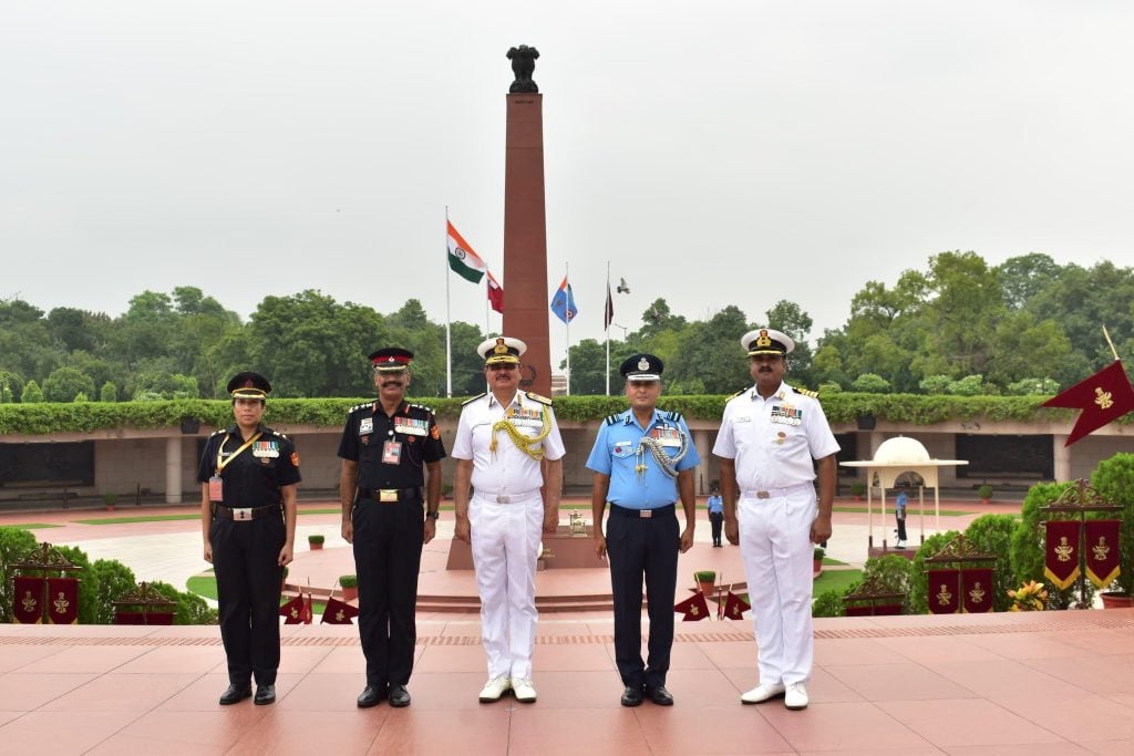 Vice Amiral McCarty with Other Officers