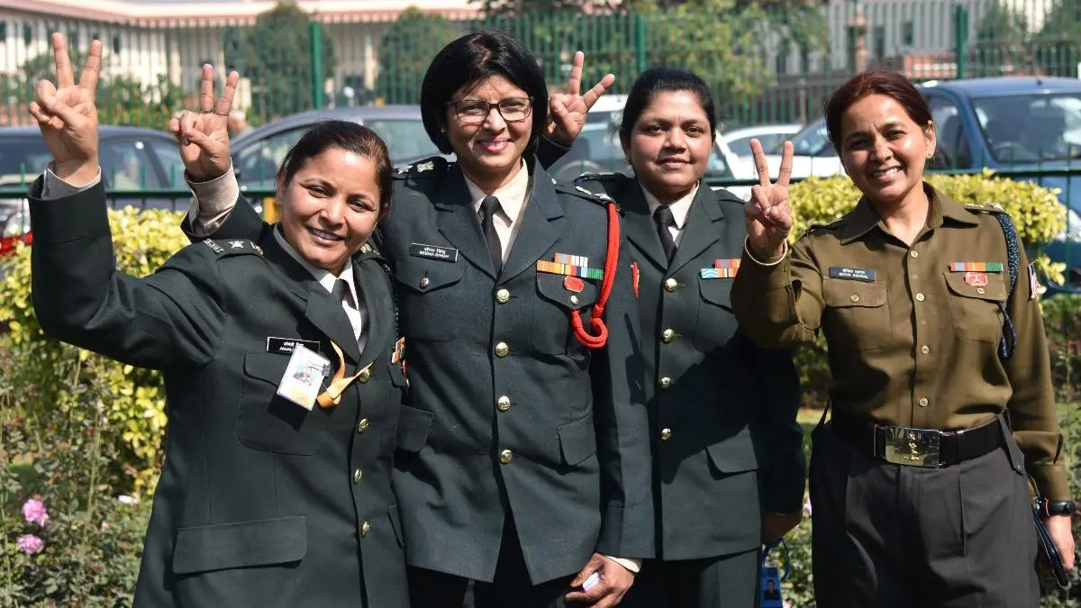 Women Officers Outside Supreme Court