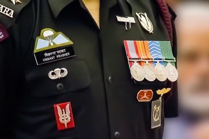 Different Badges Earned by Para Commando