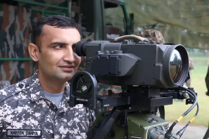 Air Force Jawan Using a Defence Equipment