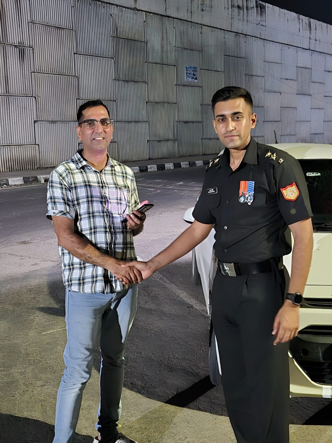 Meet Lieutenant Shrang Singh: Young Army Officer Who Rescued a Woman ...