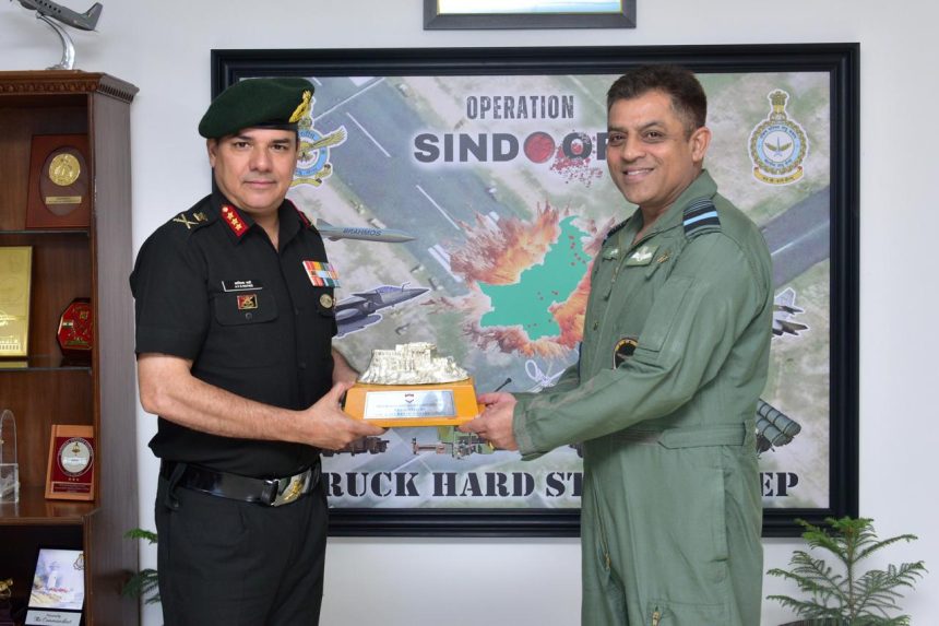 Lt Gen AVS Rathee and Air Marshal Nagesh Kapoor