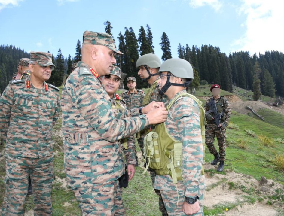 Lt Gen Pratik Sharma 4