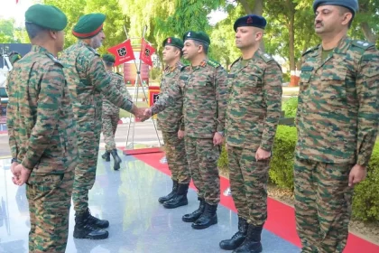 Lt Gen Shamsher Singh Virk Shaking Hands with Soldiers