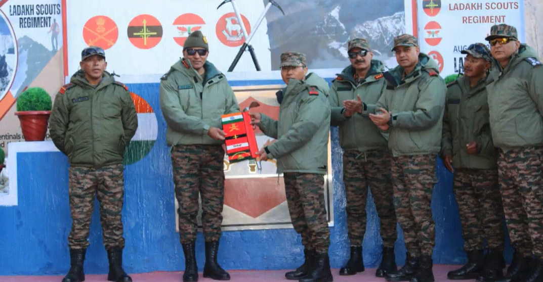Lt Gen Sharma Giving Awards