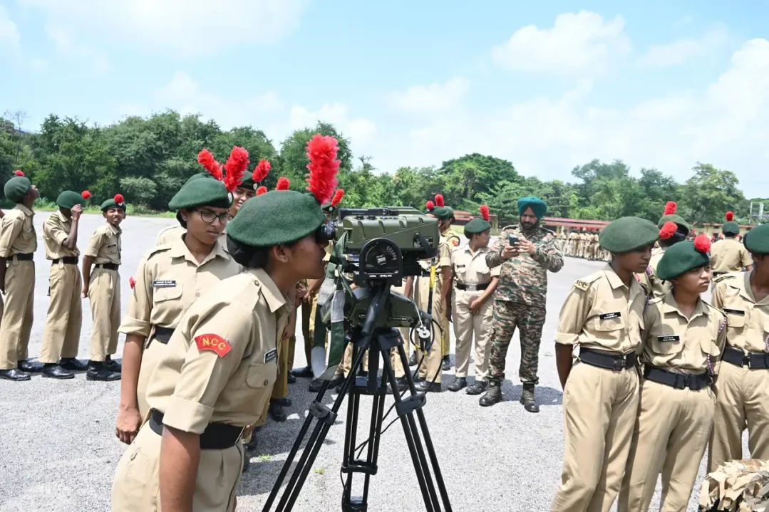 NCC Cadets Lookin at Army Equipment