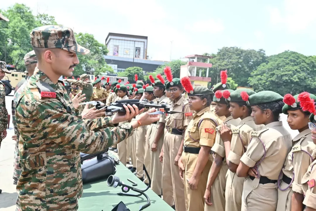 NCC Cadets Witness Indian Armys Modern Weapons