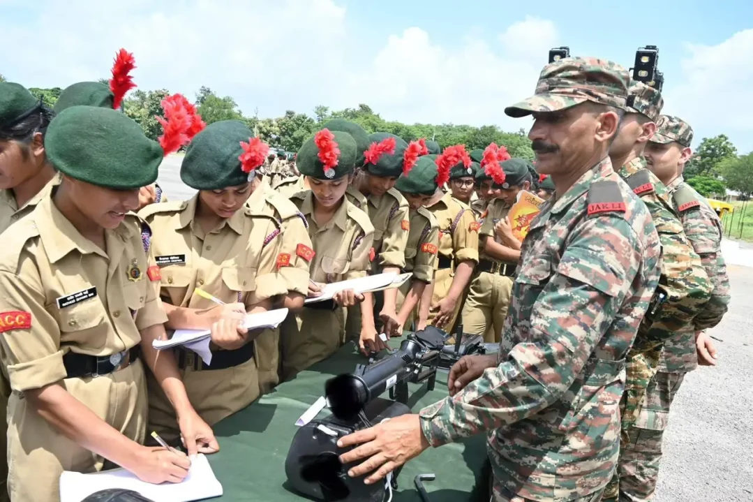 NCC Cadets Witness Indian Armys Modern Weapons and Equipment Display