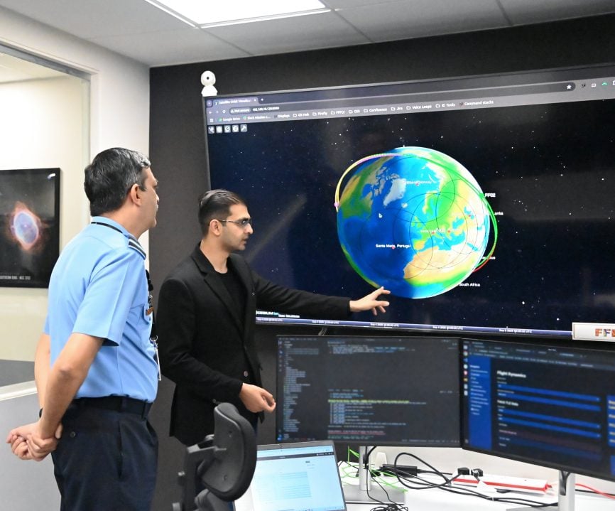 Pixxel Demonstrating Technology to Air Force Officer