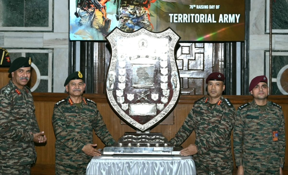 General Upendra Dwivedi honours 116 Infantry Battalion (TA) PARA with COAS Silver Trophy; felicitates winners of national-level ‘Terrier Cyber Quest’ on 76th Territorial Army Day