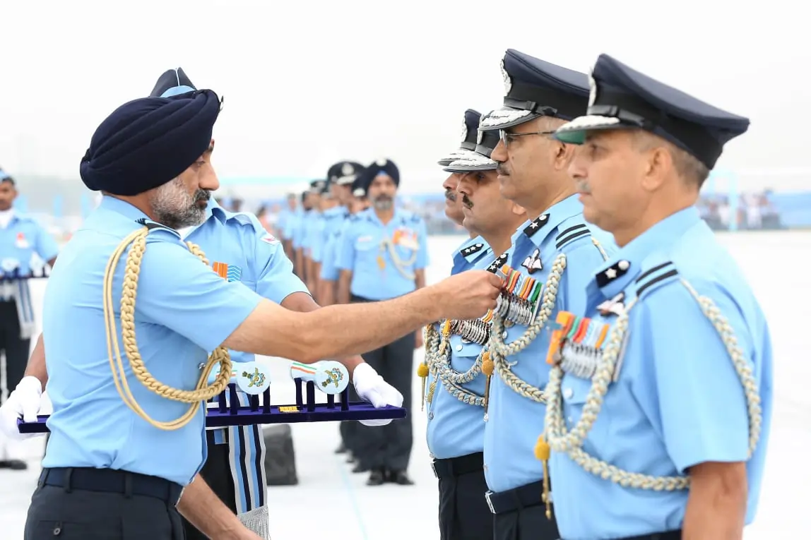 Air Force Chief Commending Officers