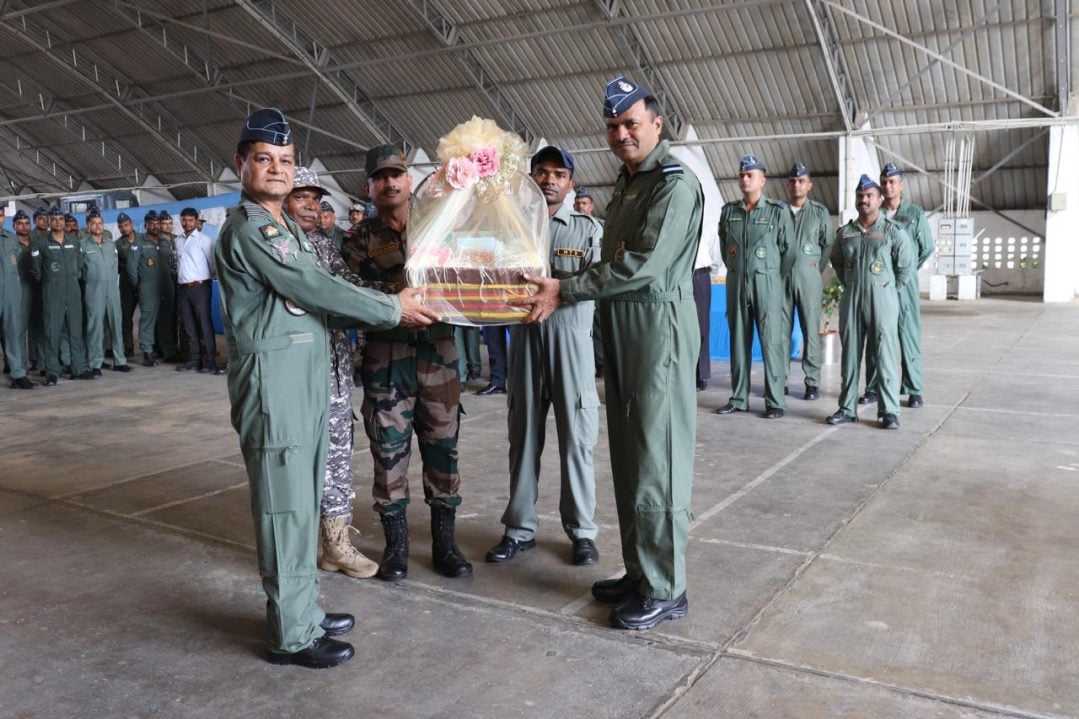 Air Marshal Manikantan Gifting