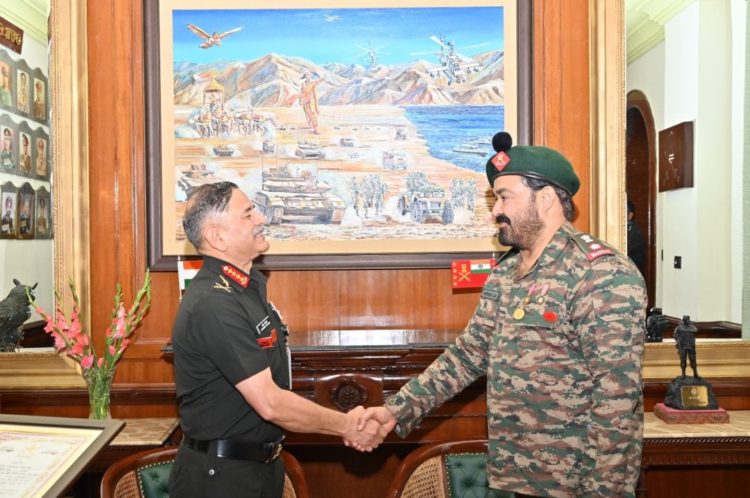 Army Chief Shaking Hands with Lt Col Mohanlal