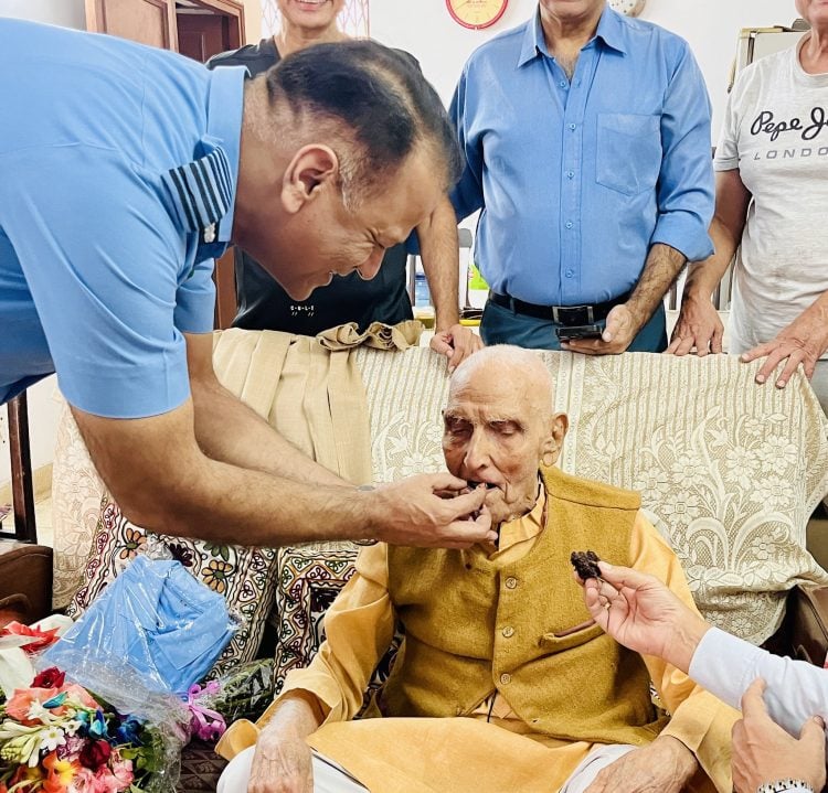 Indian Air Force Honours Squadron Leader Ved Prakash (Retd) on His 100th Birthday