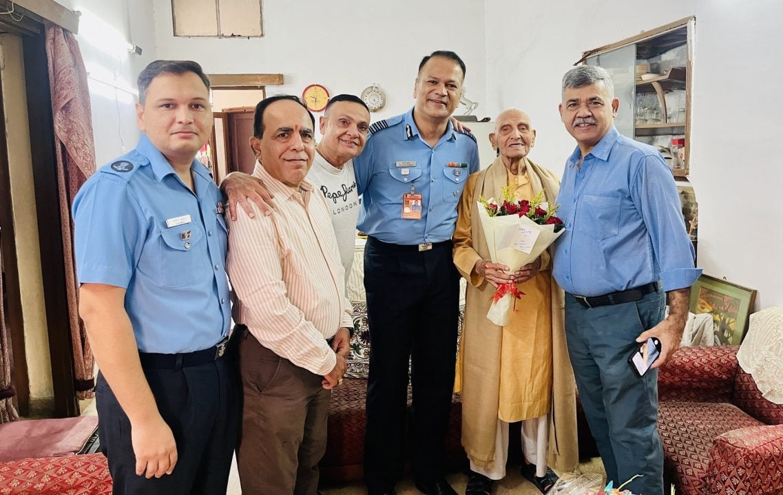 Indian Air Force Honours Squadron Leader Ved Prakash (Retd) on His 100th Birthday