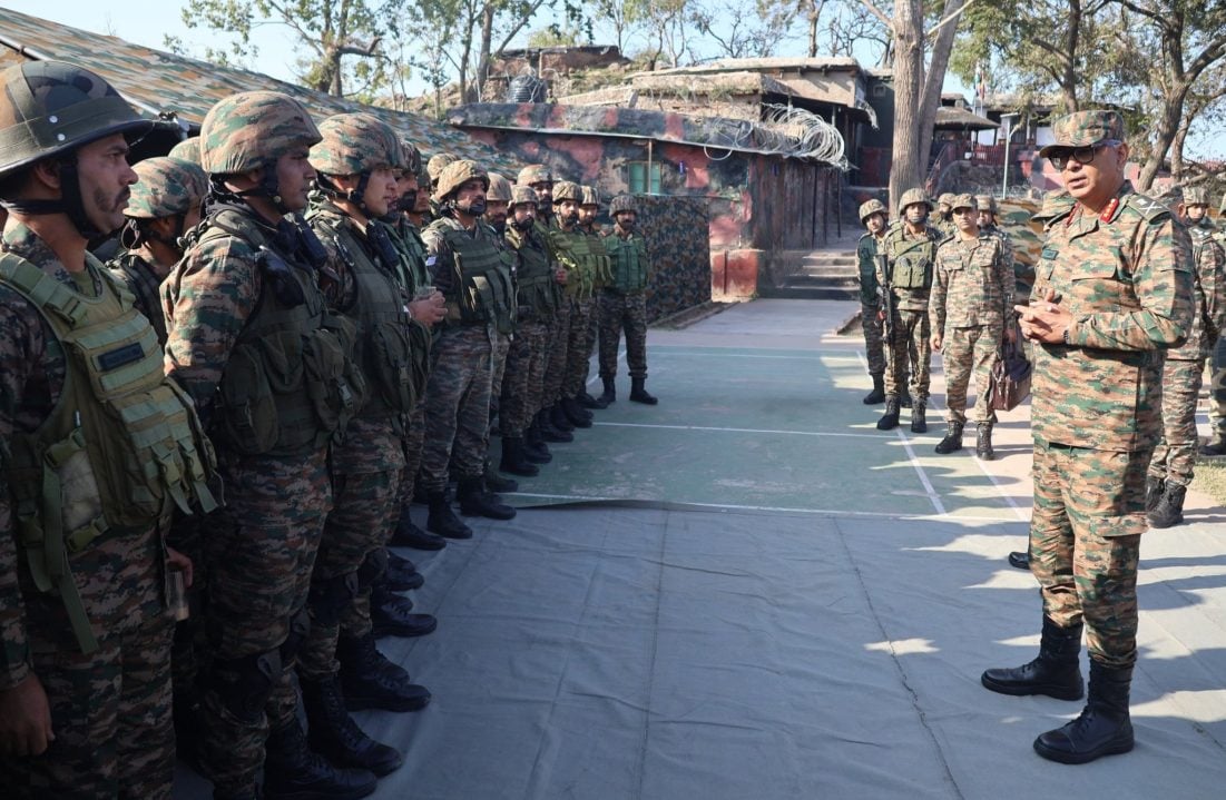 White Knight Corps Commanders Review Operational Preparedness Along LoC