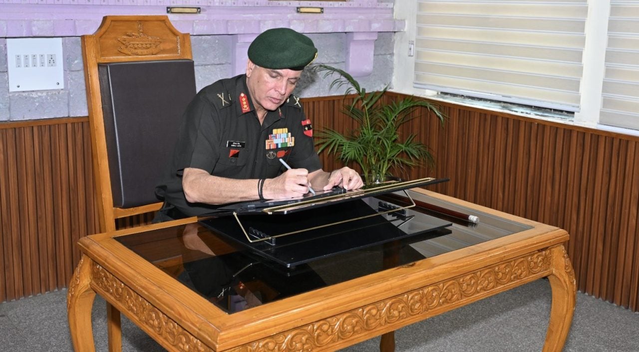 Lt Gen Dhiraj Seth Reviews Mechanised Infantry Centre and School Ahilyanagar