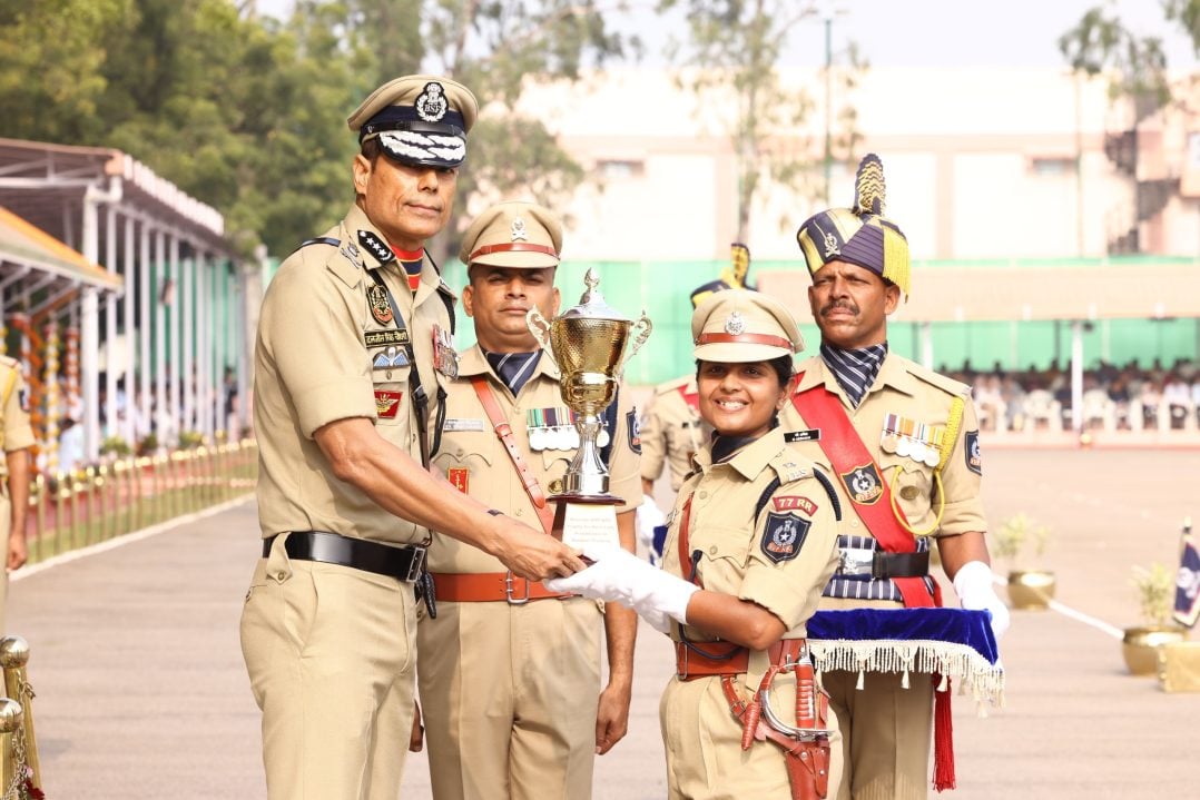 Kirti Yadav IPS P 7464