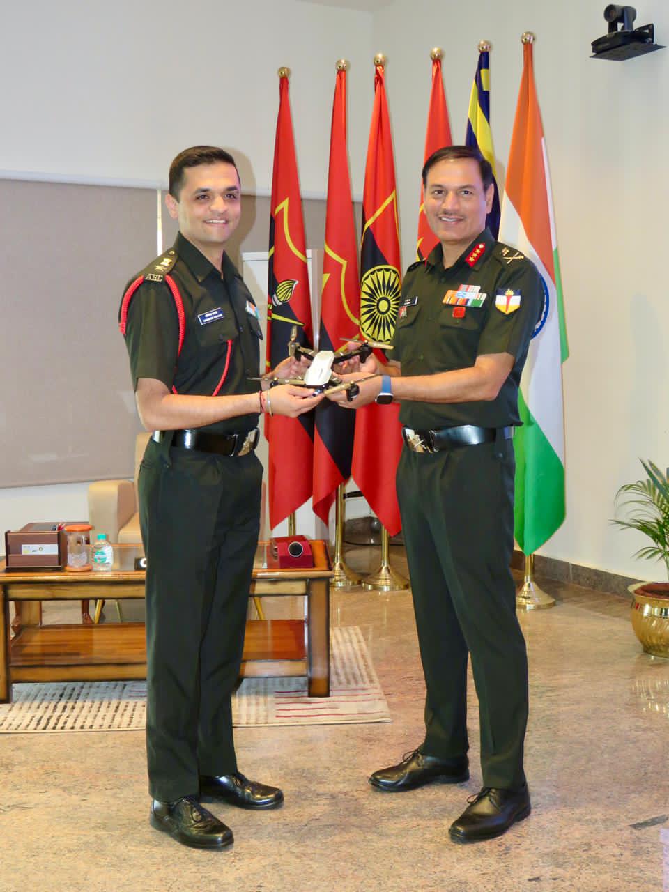 Ltcol Rizwan Sb Lt Col Abhishek Ranade Adjudged Best Student Officer as Senior Officers ...