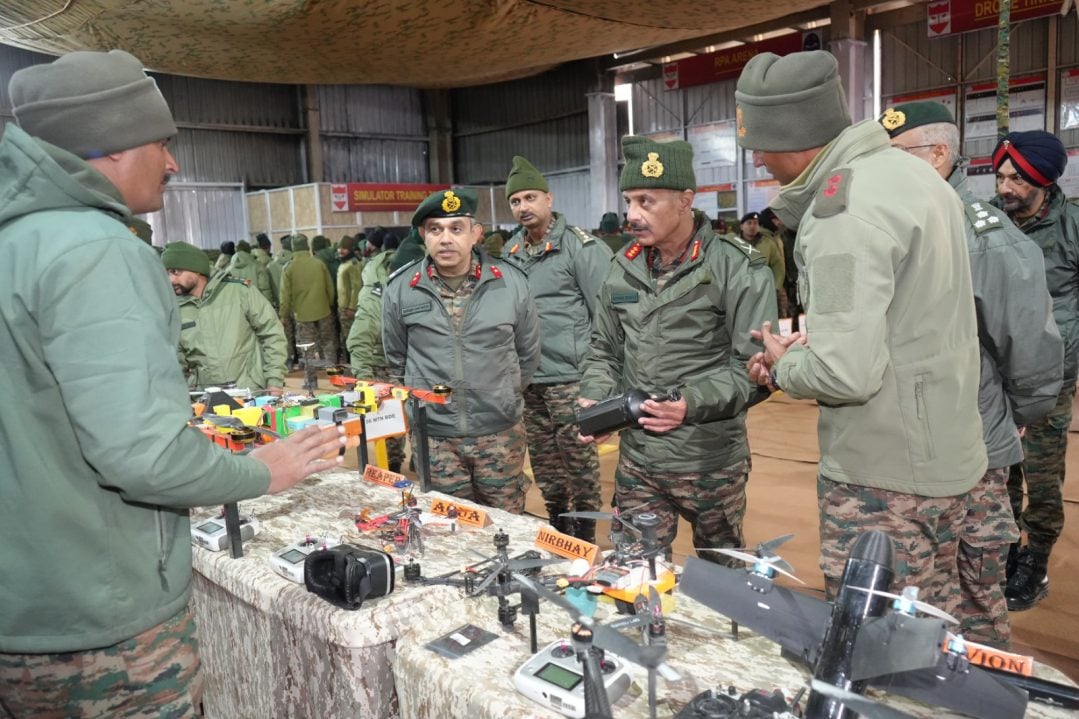 Lt Gen Bhalla Interacting with Soldier