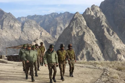 Lt Gen Hitesh Bhalla At Siachen Brigade