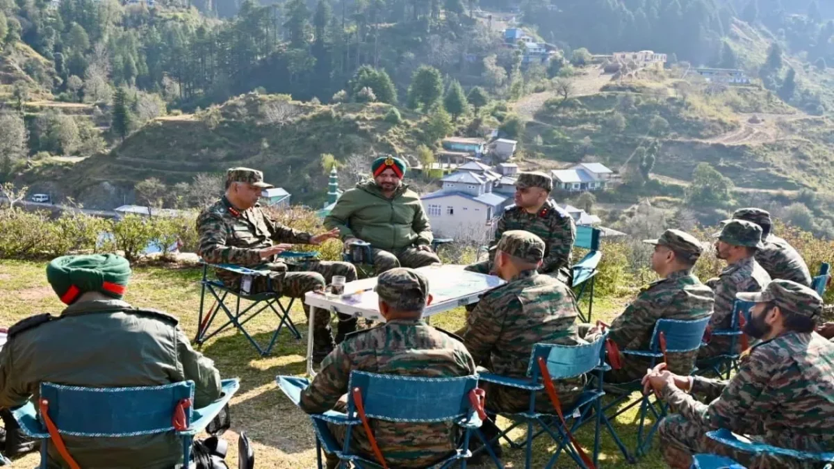 Lt Gen Prashant Kishore Mishra With Other Officers