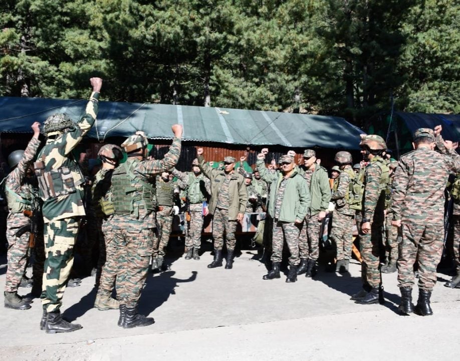 Lt Gen Pratik Sharma with Other Officers