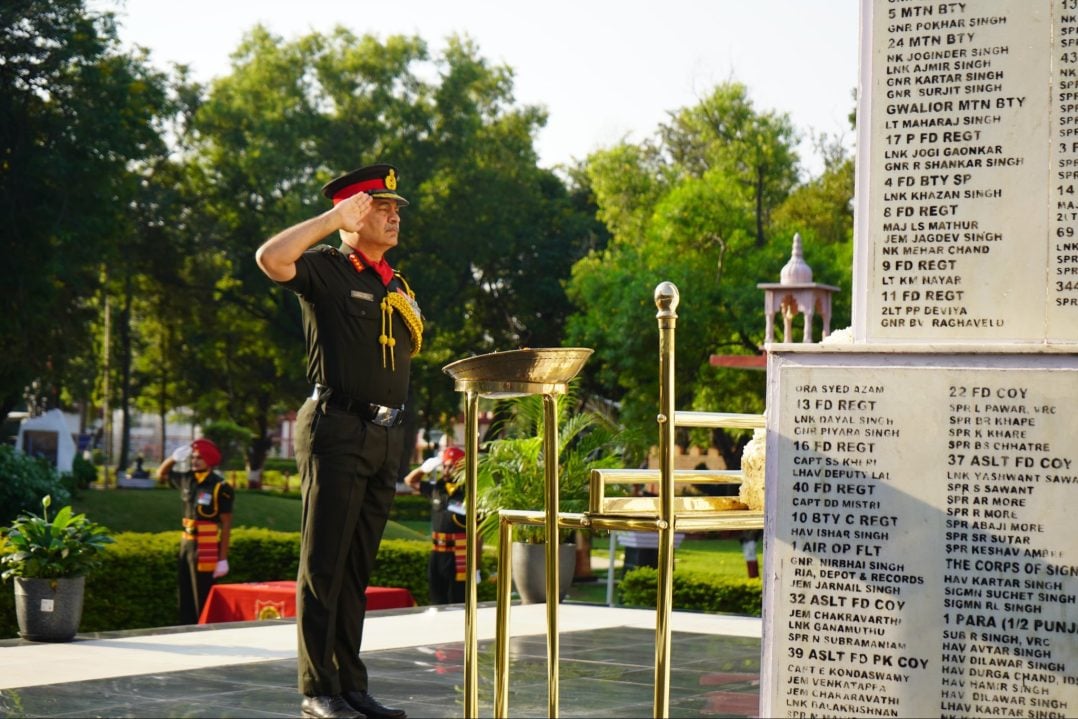 Lt Gen Puneet Ahuja 8944566