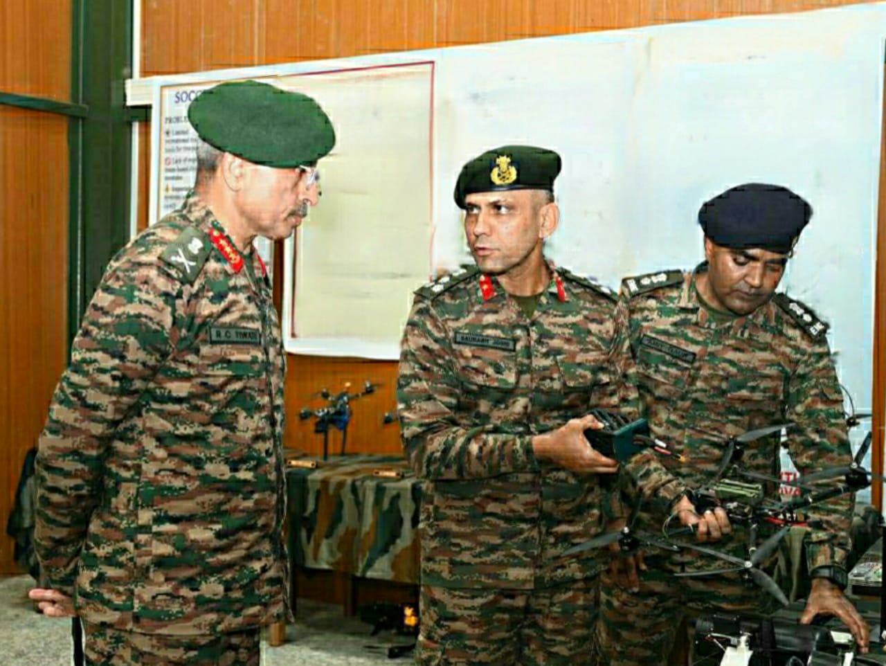 Lt Gen RC Tiwari Discussing with Officers