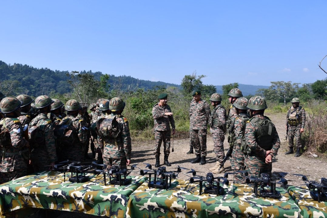 Lt Gen Rajesh Pushkar Singh Talking to Soldiers