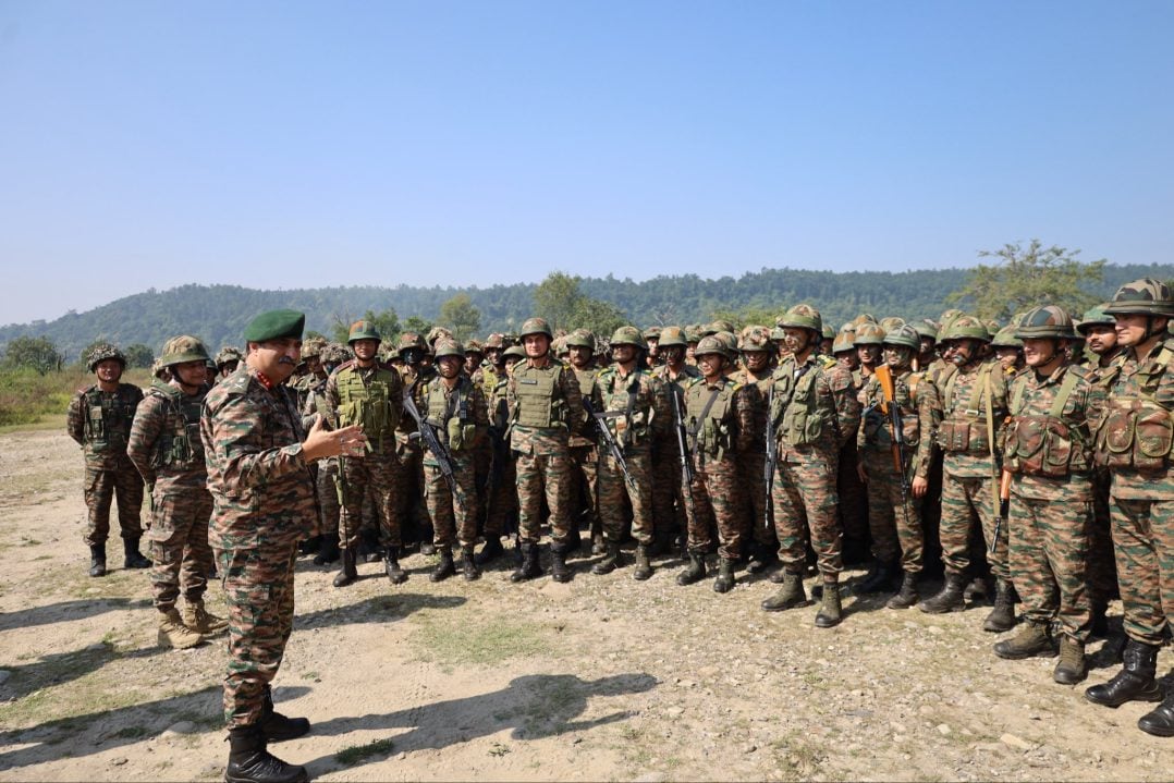 Lt Gen Rajesh Pushkar With Soldiers