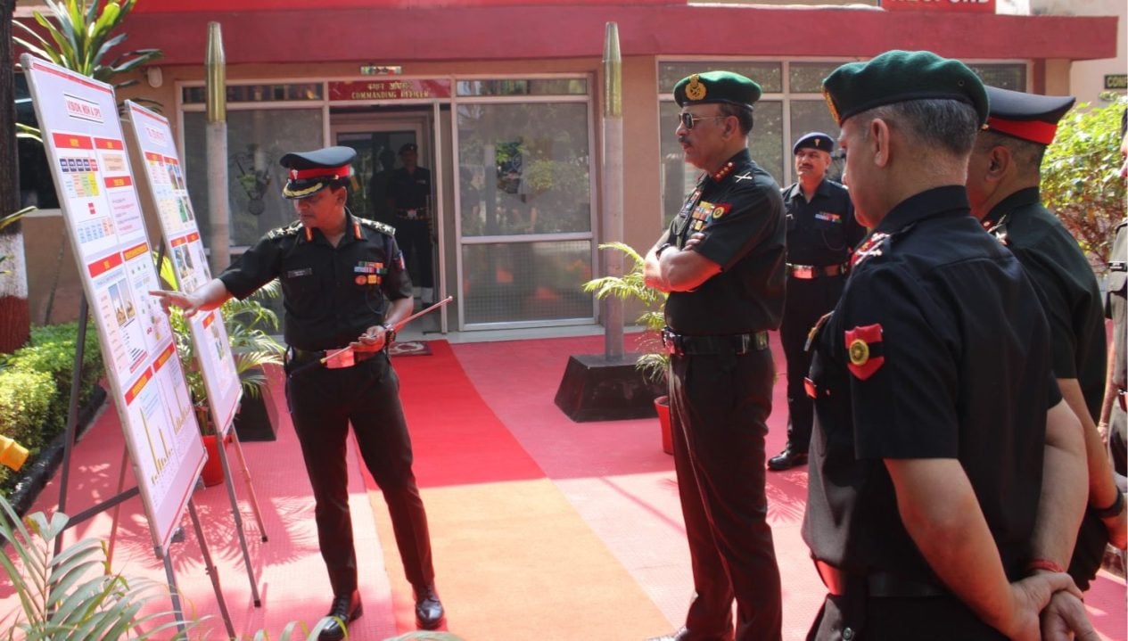 Lt Gen Sahni With Other Officers