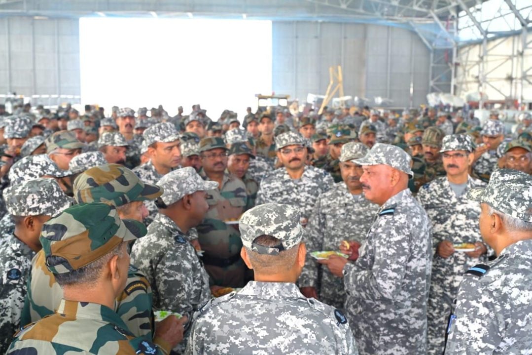 Air Marshal Mishra with Soldiers 1