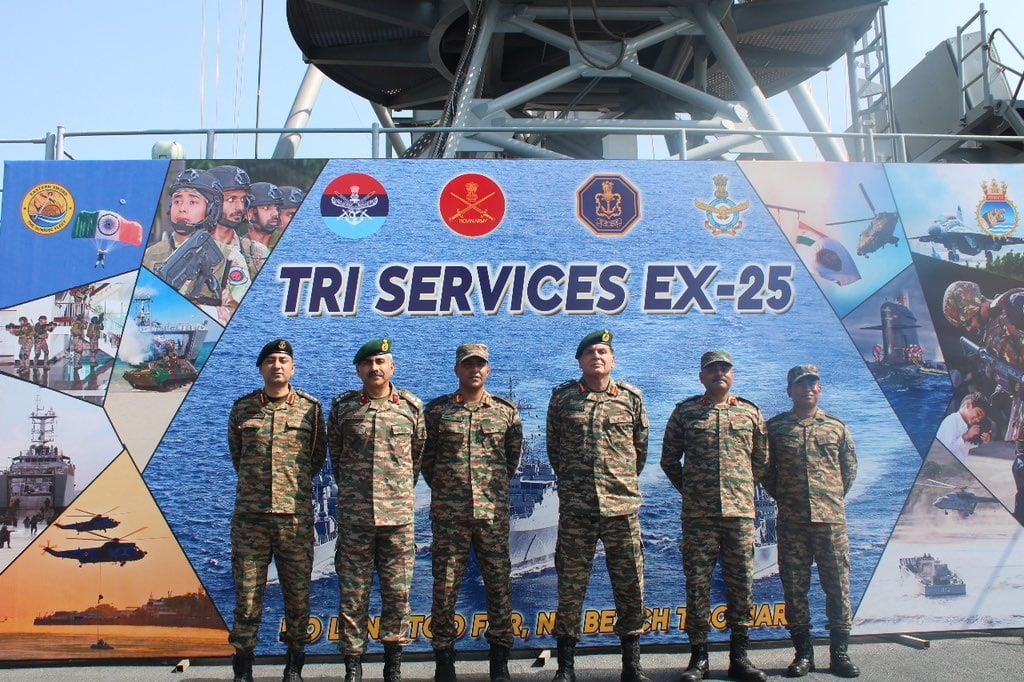 Lt Gen Dhiraj Seth Reviews Joint Sea–Land Operations Onboard INS Jalashwa