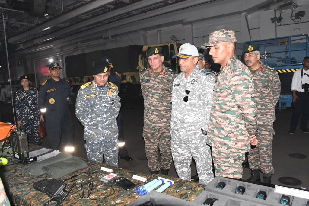 Lt Gen Dhiraj Seth Reviews Joint Sea–Land Operations Onboard INS Jalashwa