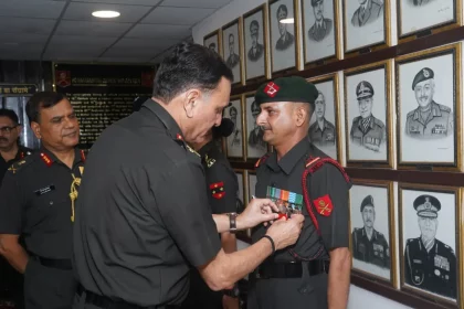 Lt Gen Dhiraj Seth 215445