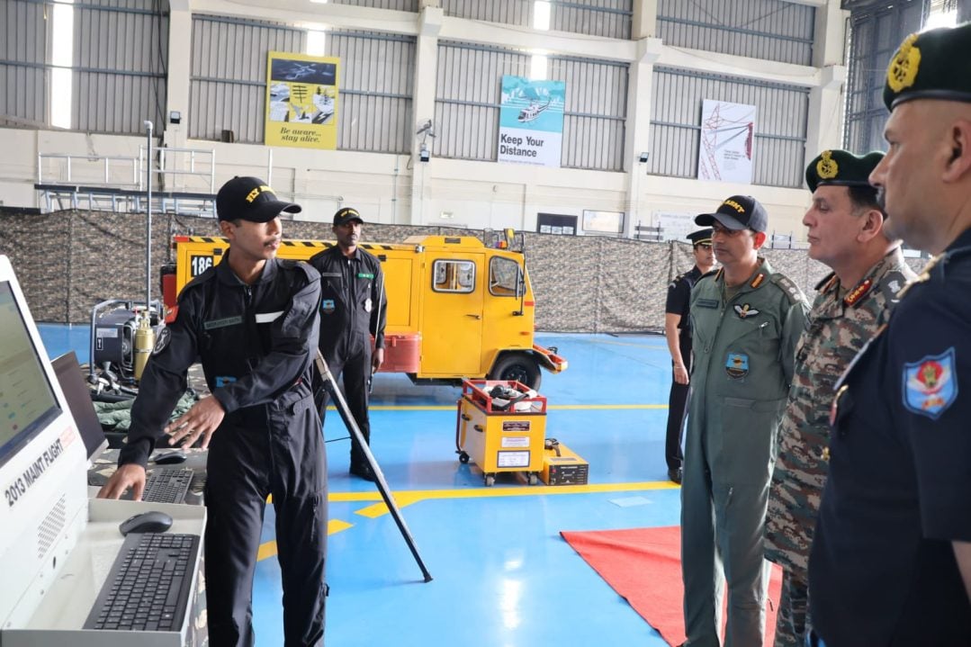 Lt Gen Dhiraj Seth Reviewing Tech
